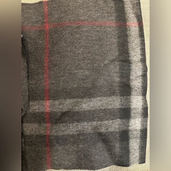 NWT Burberry Giant Check Scarf Charcoal - Picture 4 of 7